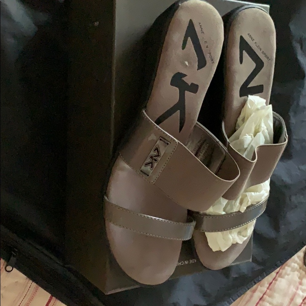toupe color anne klein sport heels